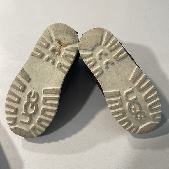 UGG Kids Maple Lace Up Boot Size 11 (S/N 1003165K) - Picture 3 of 5